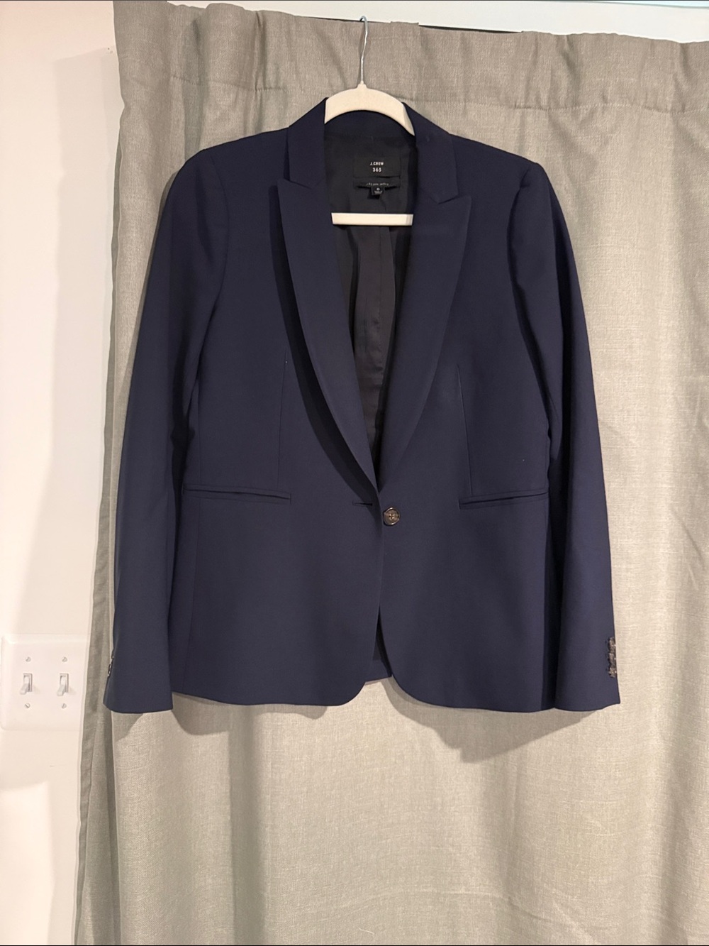 J. Crew 365 Women's Italian Wool Navy One Button Parke Blazer size 6 like new